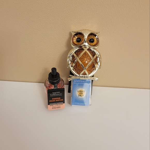 Wallflowers Plug Perched Owl Night Light & Wallflowers Fragrance - Picture 1 of 7